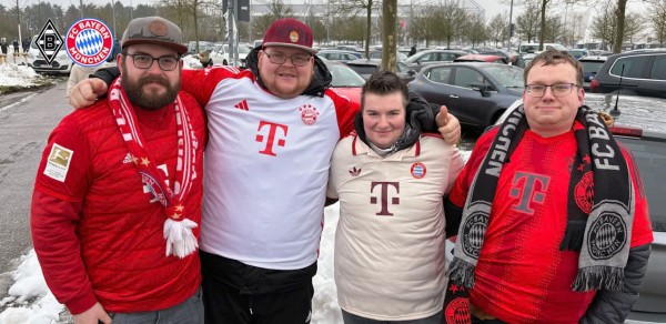 1300 km für den FC Bayern - 4 Fanclubmitglieder vom FC Bayern in Gladbach begleitet